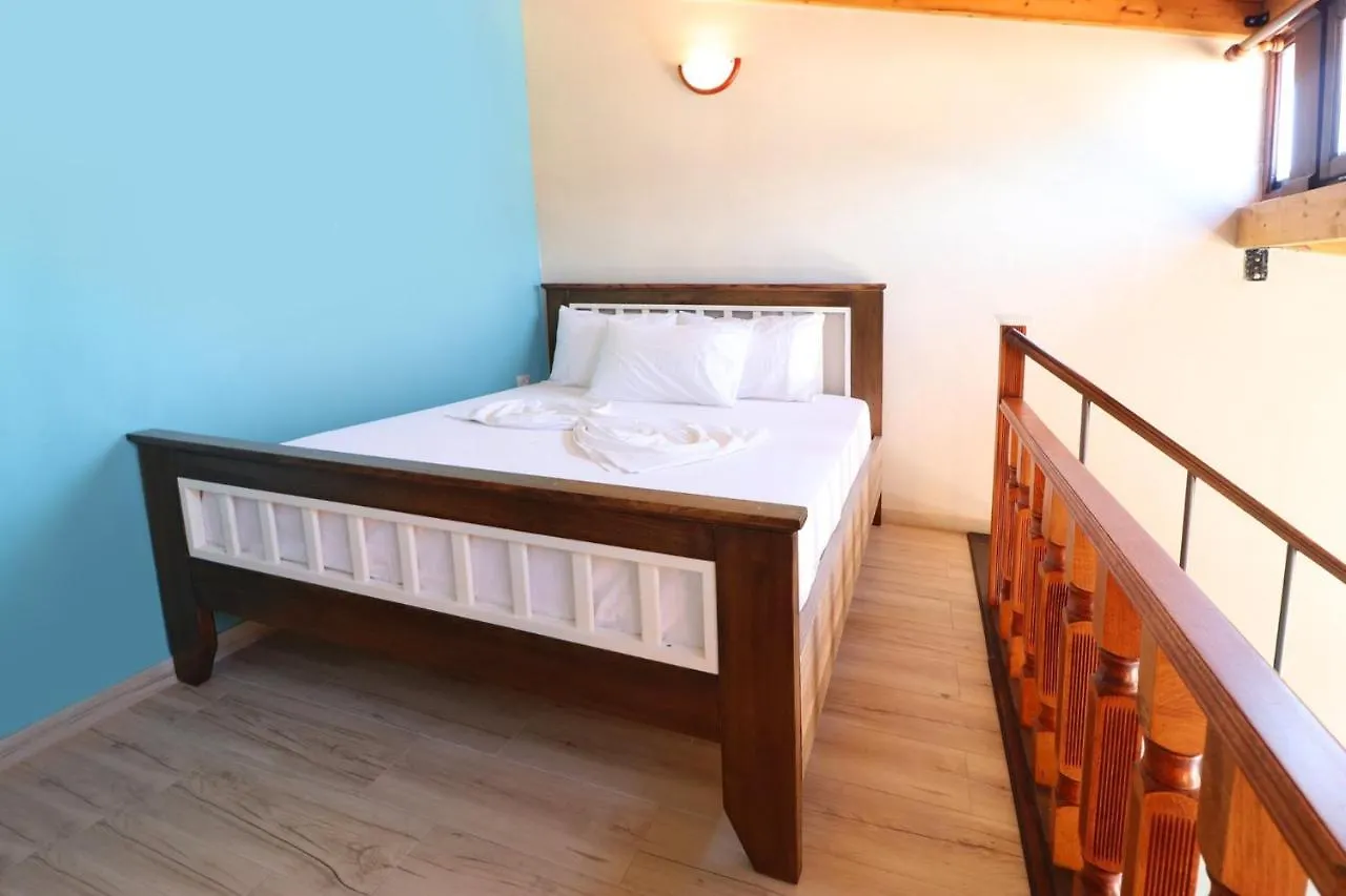 Vila Mateus Himare Albania