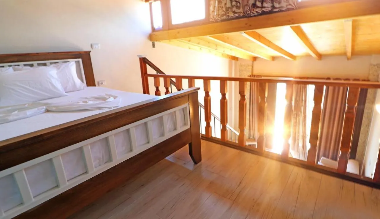 Vila Mateus Himare 4*,  Albania