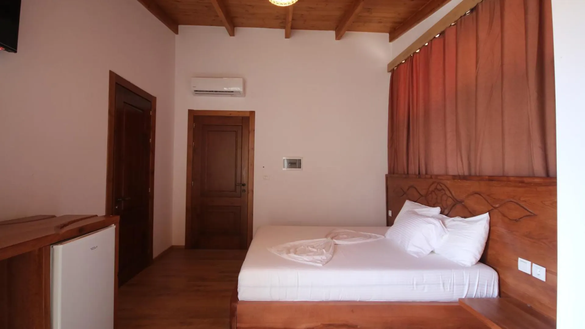 Vila Mateus Himare