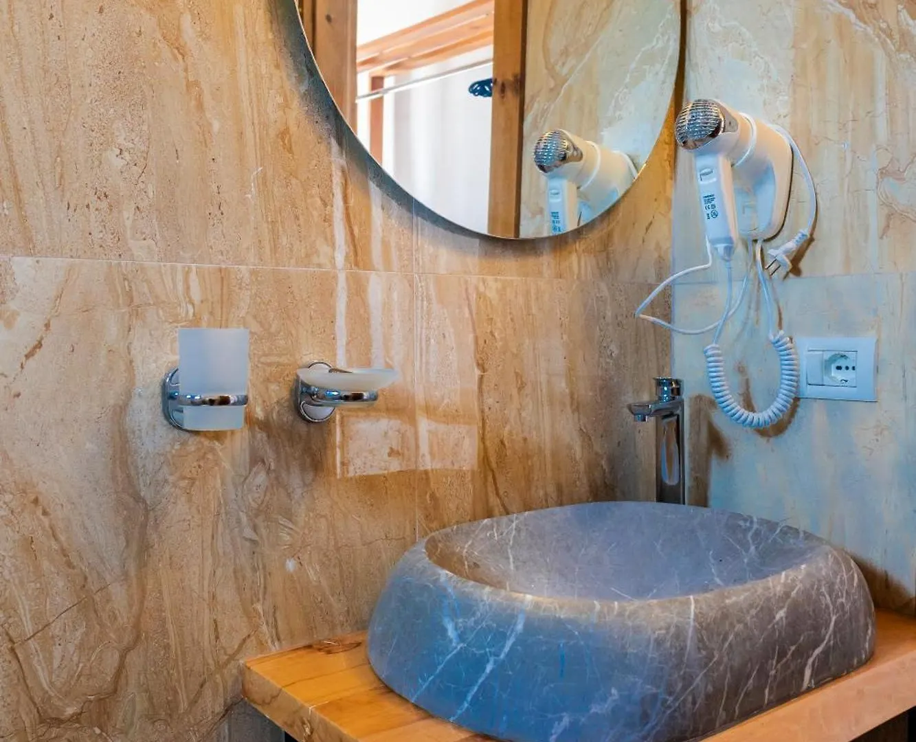 **** Hotell Vila Mateus Himare Albanien