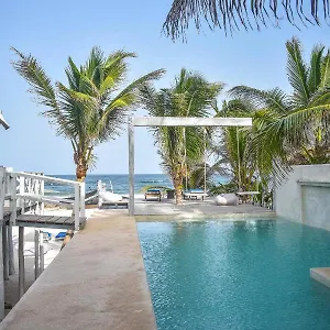 Lamar Front And Pool 3* Tulum Pueblo